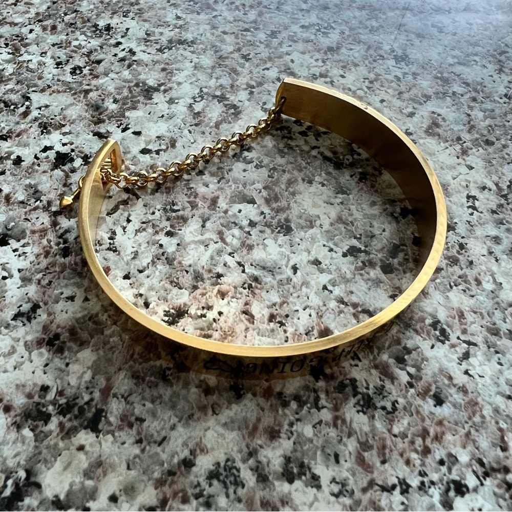 Engraved Be Brave & Keep Going Hinged Bangle‎ Bracelet Gold Tone